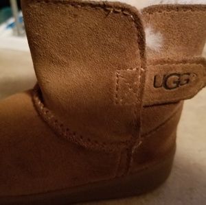 uggs size 4/5